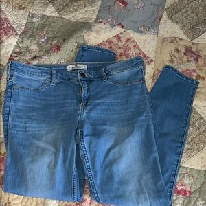 Hollister Women's Light Blue Skinny Jeans size 11R